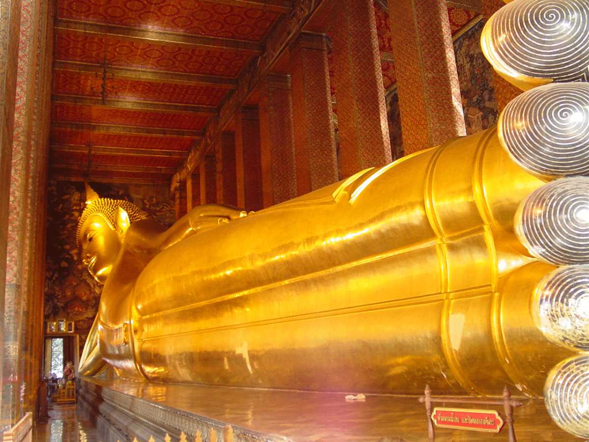 بودای درازکشیده بانکوک
